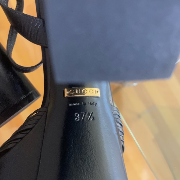 Women’s Gucci Heels - Picture 2 of 3